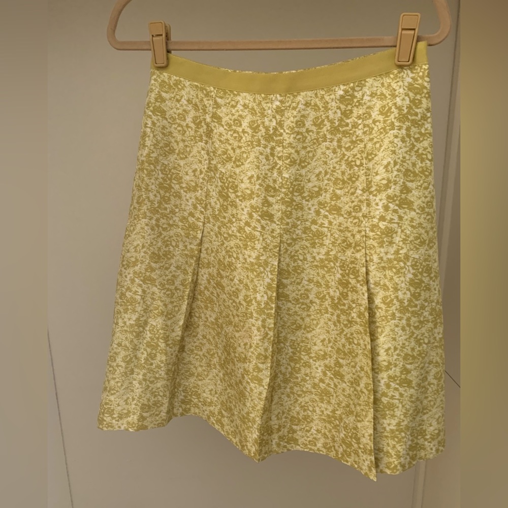 100% Silk & Lined Banana Republic Mid-length Skirt.